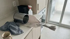 신문지 1장으로 30초 만에 쓰레기통 라이너 만드는 법