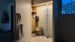 압축봉 하나로 페트병 생수 굴러감 막고 벽면 수직 수납하는 법