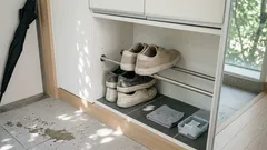 신발장 수납 부족할 때, 봉 2개로 한 칸 더 만드는 초간단 정리법